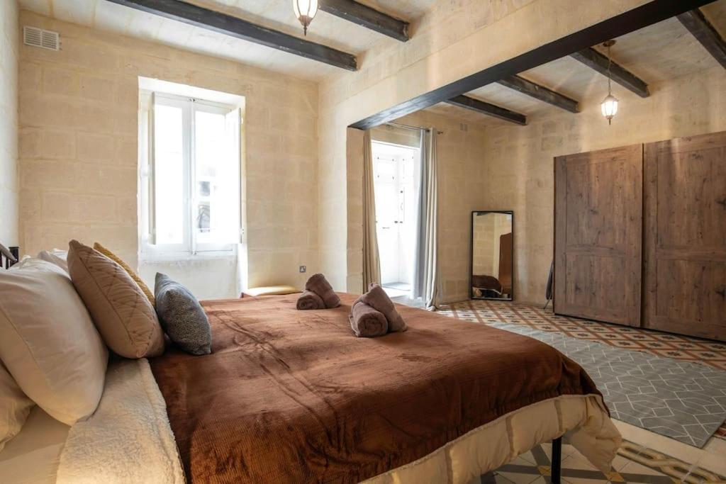 Chic, Stylish & Spacious Flat In Central Valletta Exterior photo