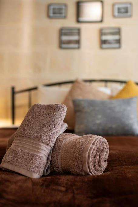Chic, Stylish & Spacious Flat In Central Valletta Exterior photo