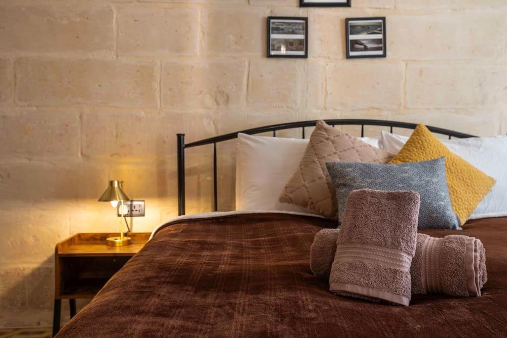 Chic, Stylish & Spacious Flat In Central Valletta Exterior photo